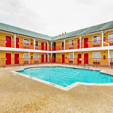 Oyo Hotel San Antonio Lackland Near Seaworld Екстериор снимка