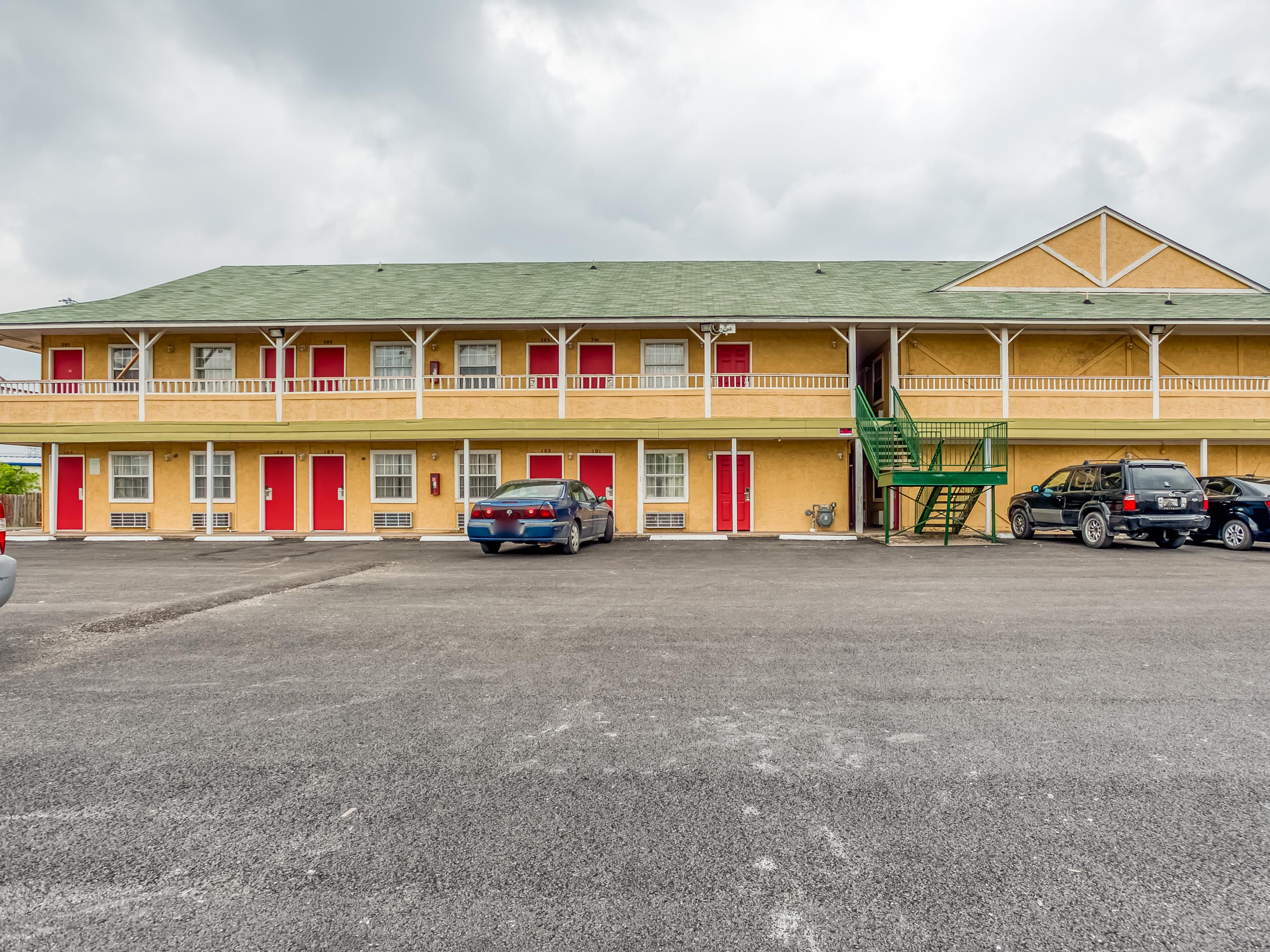 Oyo Hotel San Antonio Lackland Near Seaworld Екстериор снимка