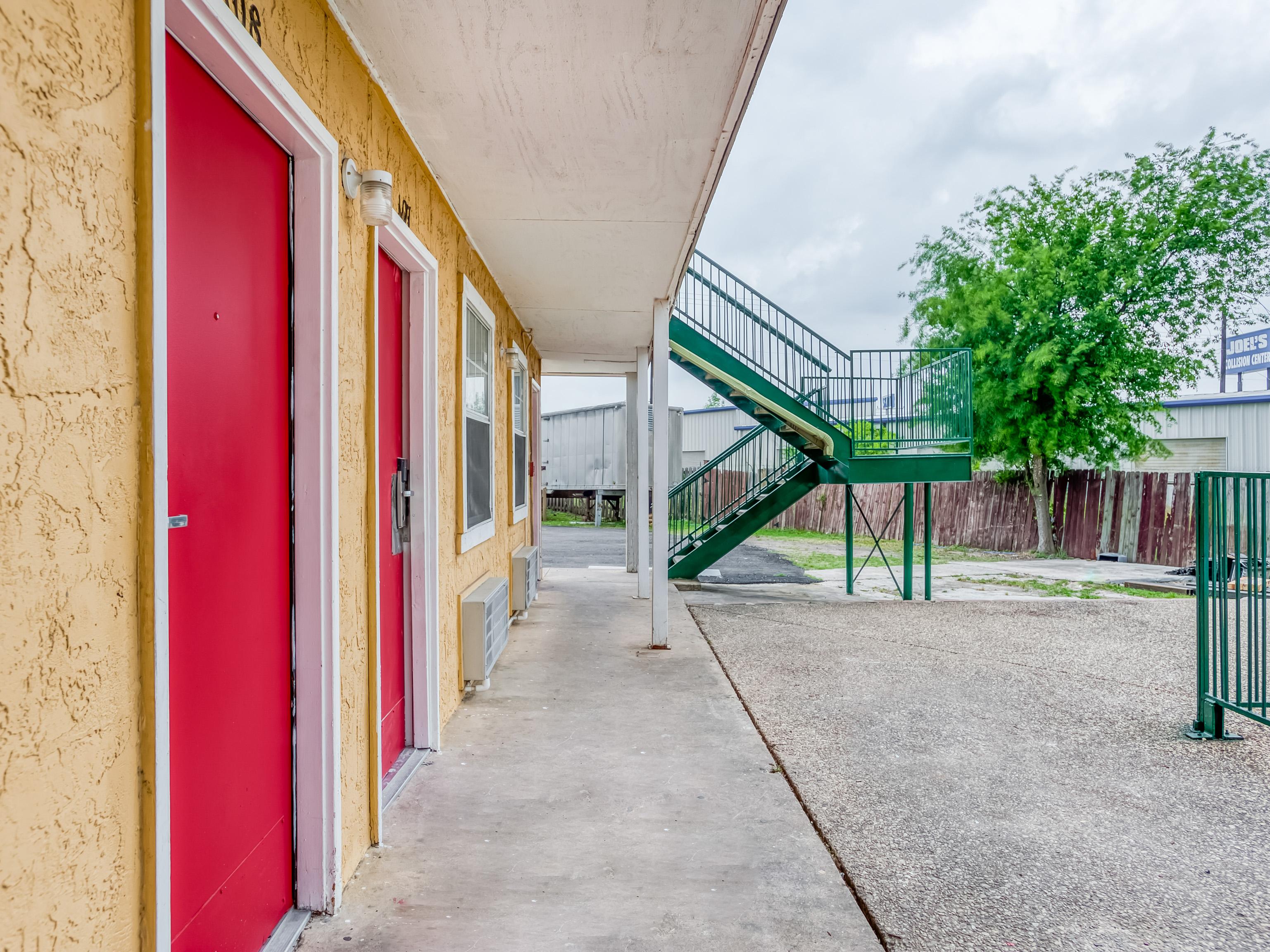 Oyo Hotel San Antonio Lackland Near Seaworld Екстериор снимка