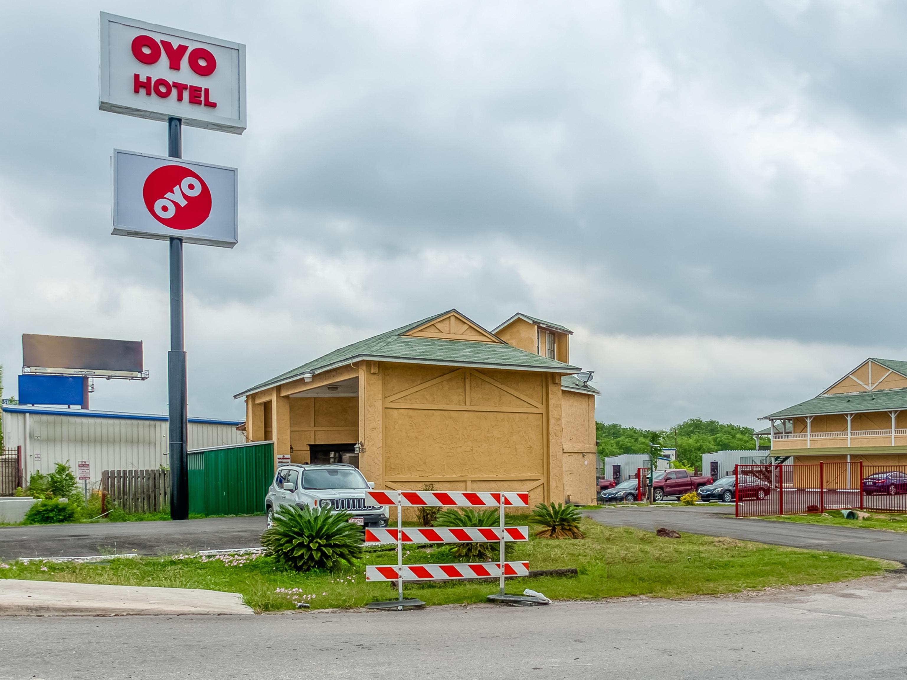 Oyo Hotel San Antonio Lackland Near Seaworld Екстериор снимка