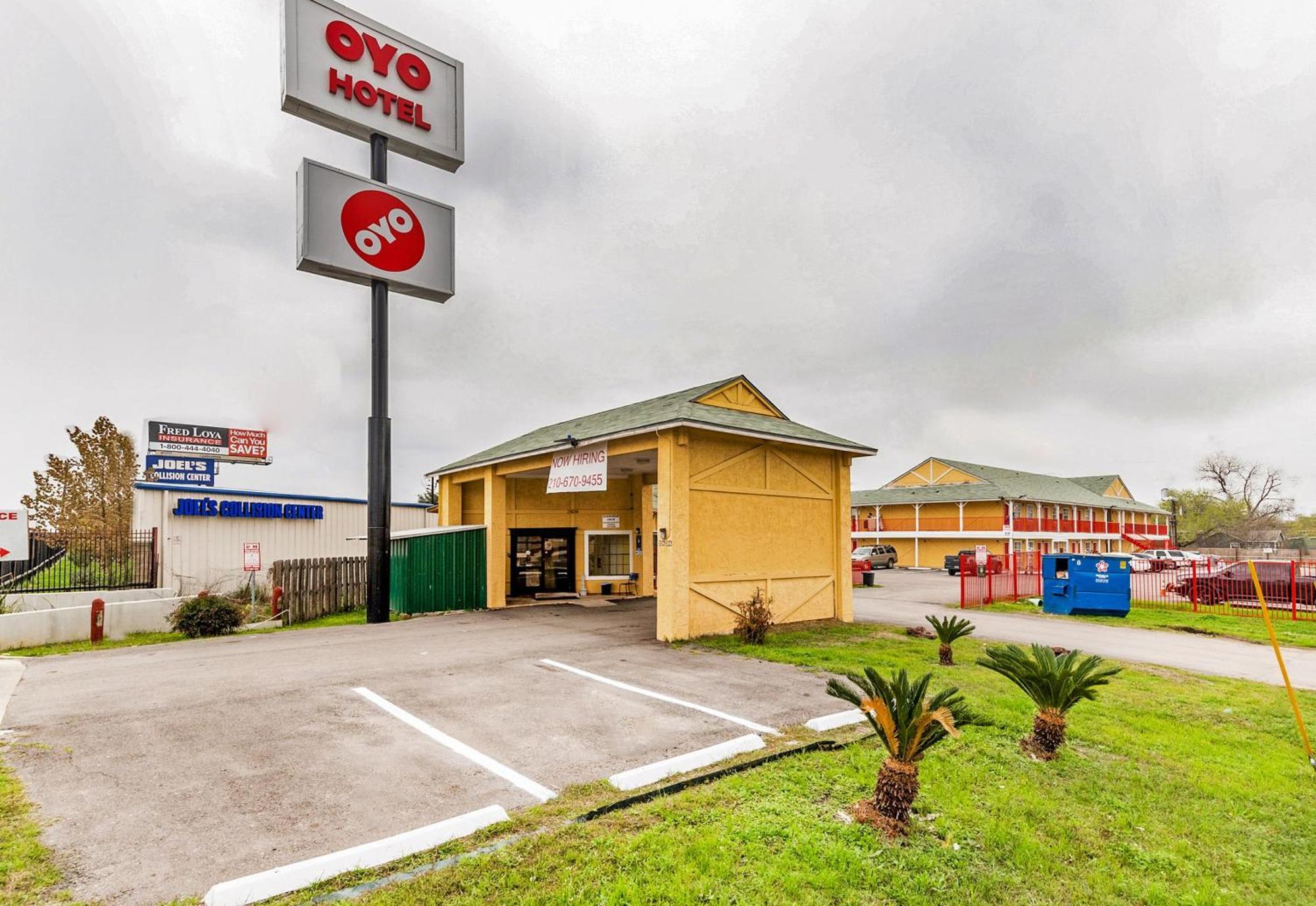 Oyo Hotel San Antonio Lackland Near Seaworld Екстериор снимка