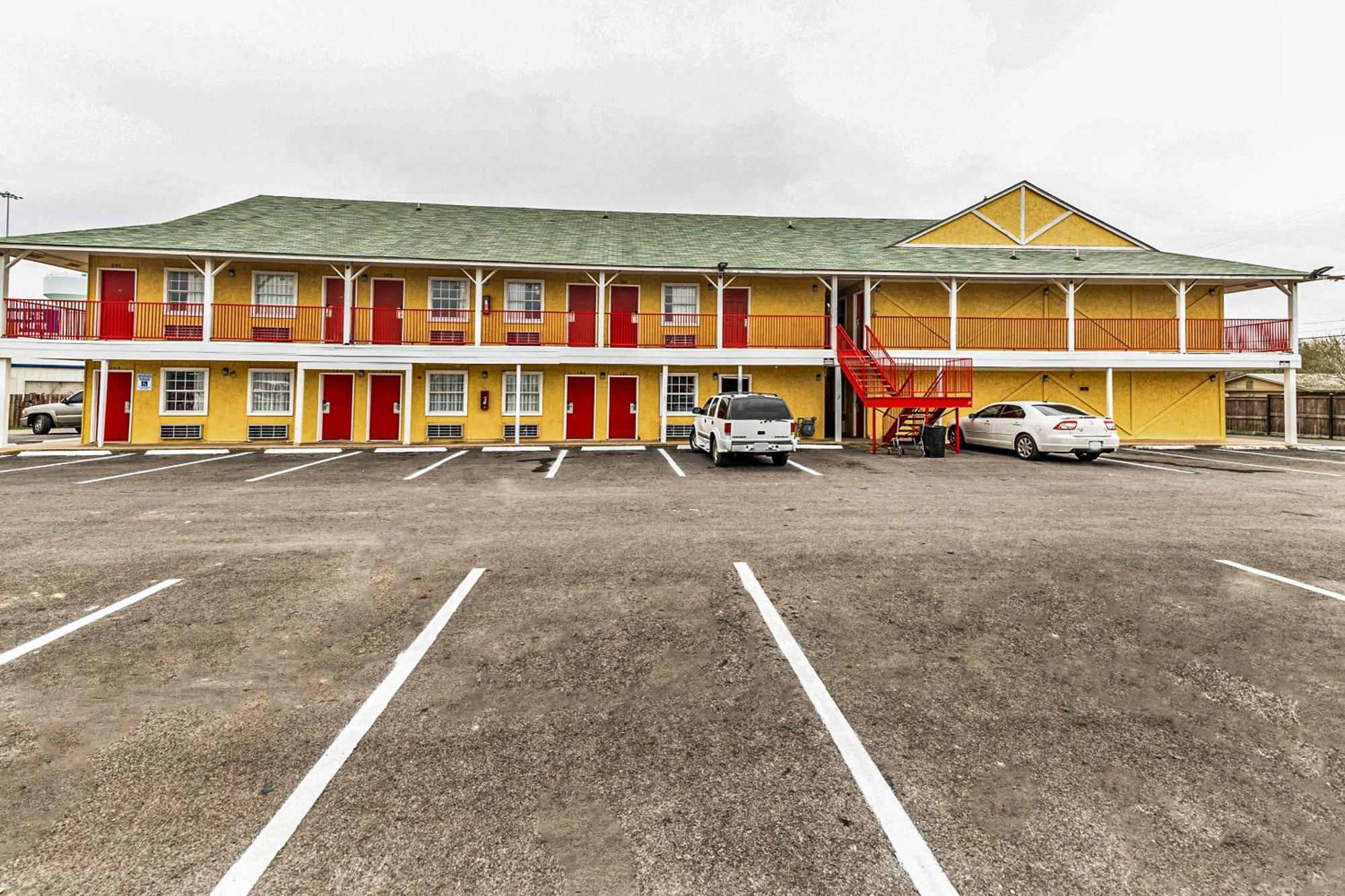 Oyo Hotel San Antonio Lackland Near Seaworld Екстериор снимка