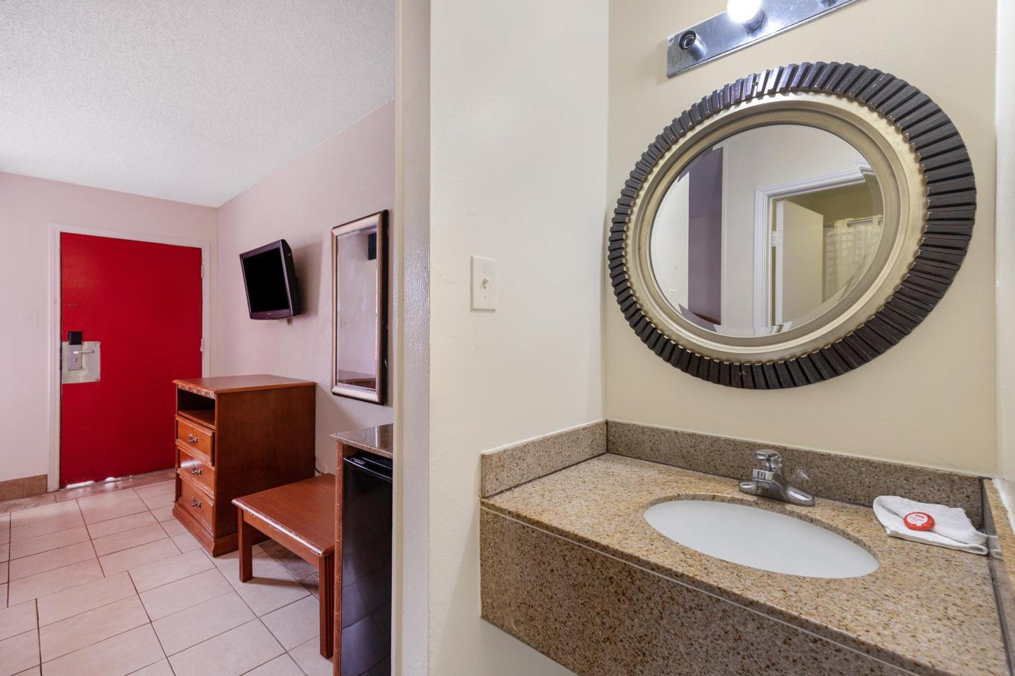 Oyo Hotel San Antonio Lackland Near Seaworld Екстериор снимка